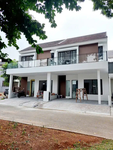 HOT SALE!!! rumah brandnew strategis depan taman di graha raya bintaro