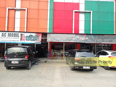 Kios di Pasar Modern Graha Raya, Tangerang