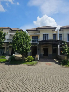 Murah Rumah Royal Residence Wiyung 2 Lantai Luas 180 Rp 2,7M