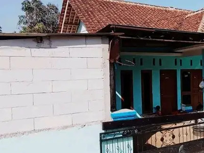 Rumah asri Cilembu tanjungsari pinggir jalan