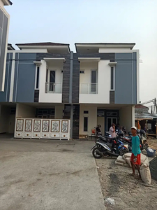 Rumah baru 2lantai elegant keren tengah kota