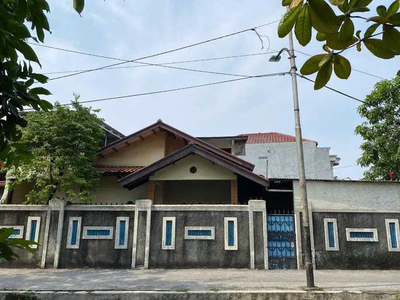 Rumah Hook Dan Pinggir Jalan, 350 Meter Ke Jalan Yos Sudarso