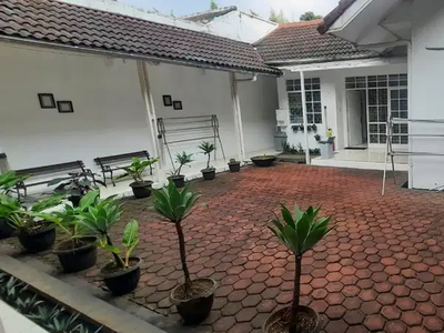 Rumah Luas Siap Huni di Cihampelas Bandung