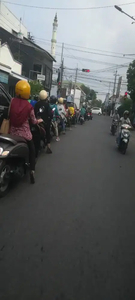 Rumah Sederhana Dekat Alun2 Kediri Lurus Dengan masjid Agung Kota.