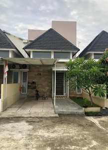 Rumah semi furnished 2 lantai SHM 850 juta nego