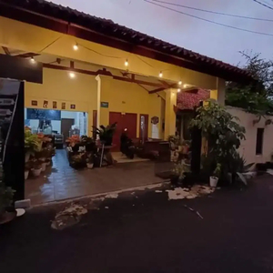 Rumah Suasana Vila di Jagakarsa