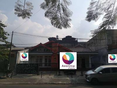 Disewakan Rumah Usaha cocok untuk cafe resto dan klinik di Tebet