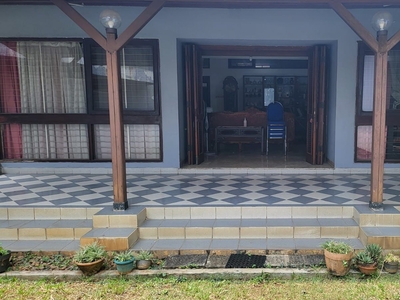 Dijual Rumah Dengan Halaman Depan Luas Di Pulo Gadung, Jakarta Ti