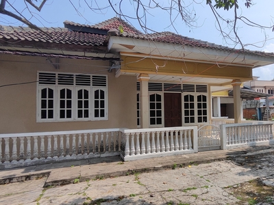 Dijual Rumah Murah Luas Tanah 1262 m2 di Urip Sumoharjo Way Halim