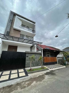 Rumah Kost 3 Lantai Di Pusat Kota Malang