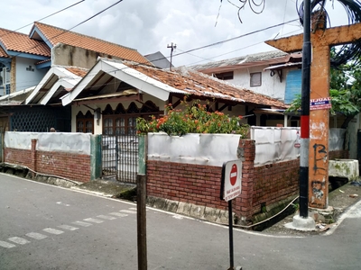 Rumah Kost dijual posisi di HOEK