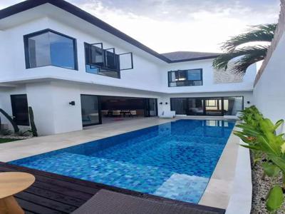 Brand New Tropical Villa in Jimbaran Bali. Lokasi Super Strategis