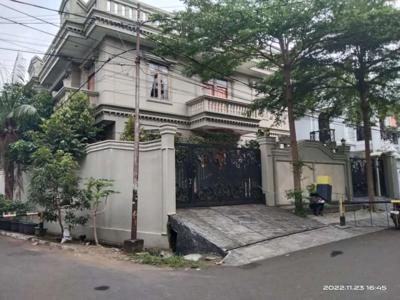 Di jual rumah di Pulo mas Jakarta timur