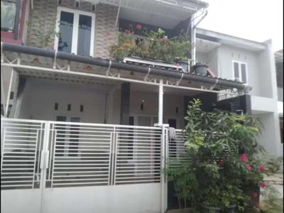 Dijual Rumah 2 Lantai siap huni di Ciracas Jakarta Timur