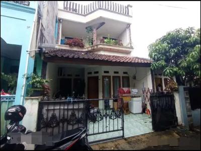 Dijual rumah 2,5 lantai lokasi Antapani 200/64 SHM harga 550 jt/Nego