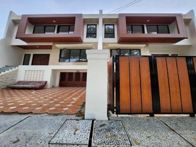 Dijual rumah mewah 3 lantai dalam komplek rawamangun jakarta selatan