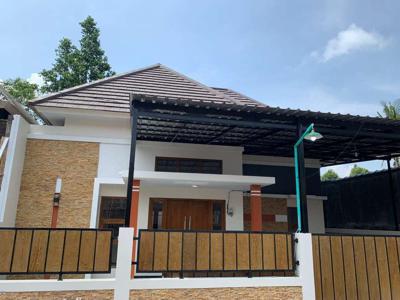 DIJUAL RUMAH MURAH CANTIK LOKASI STRATEGIS DI NGEMPLAK