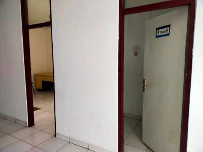 Disewakan buat kantor per bulan cukup 6 orang berada dipusat kota