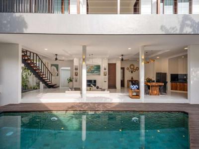 Jual villa luxury Seminyak SEJENGKAL DARI PANTAI wisatawan Bali