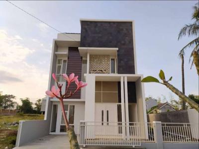 Rumah 2 Lantai Bebas Angsuran Terserah Pembeli di Kota Malang SHM Siap