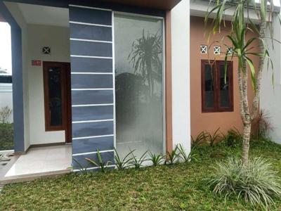 Rumah Barat Pasar Gentan Jogja, Siap Huni, Lingkungan Bersih View Sawa