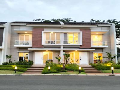 RUMAH CANTIK SIAP HUNI AKSES JALAN RAYA DGN SWIMINGPOOL AREA