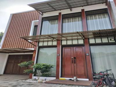 Rumah Mewah CIGADUNG Strategis dkt Dago Bandung Utara