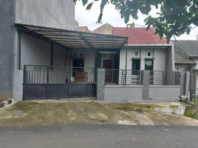 RUMAH MURAH SIAP HUNI TANAH LUAS 142 m² DI GRAFIKA RAYA BANYUMANIK