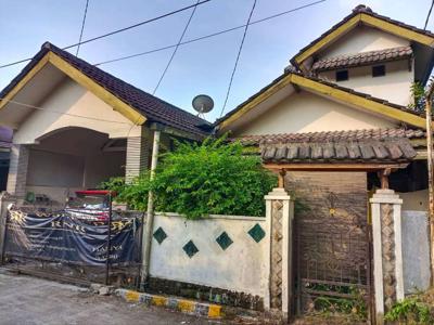 Rumah Tua Dijual Hitung Tanah Saja Di Villa Pamulang, Posisi Hook