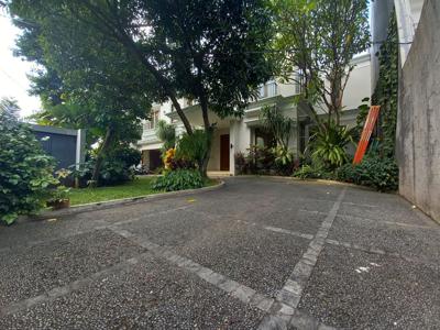 CIPETE - Luxury and Spacious Garden Tropical House close to MRT Station