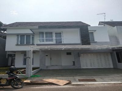 DI JUAL RUMAH BARU FULFURNIS SENTUL CITY