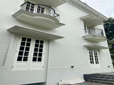 Dijual Rumah Baru Desain Bagus di Pondok Indah