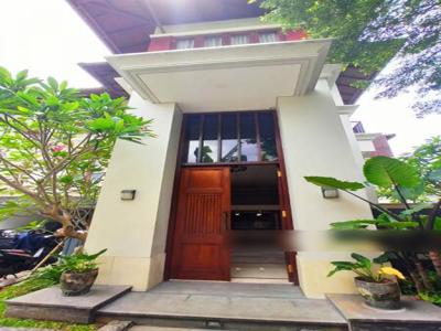 Dijual Rumah Mewah Bernuansa Bali Modern Tropical lokasi strategis di Cipete Jakarta Selatan