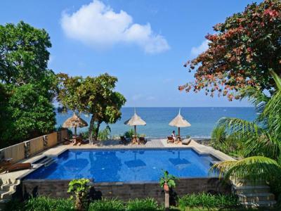 Hotel pinggir pantai Senggigi Lombok
