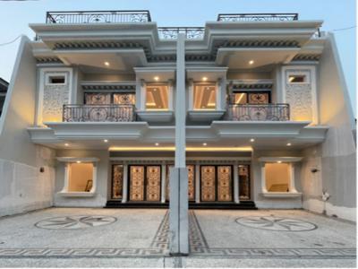 Rumah 2 Lantai Plus Rooftop Siap Huni Lokasi Strategis
