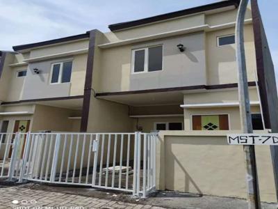 Rumah Baru 2 Lantai Siap Huni Bisa Inhouse Di Medokan Ayu SBY