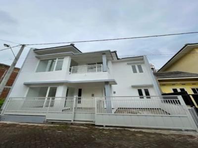 Rumah Baru Desain Minimalis 2 Lantai di Sawojajar Malang