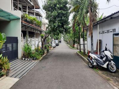 Rumah baru mewah 3.5 lantai dlm komplek Ps.minggu pejaten 1.9m