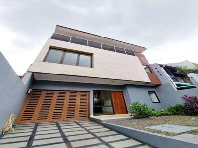 Rumah baru siap huni di Pondok Indah,Jakarta Selatan