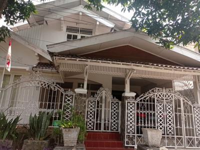 Rumah Cantik di Jl Camar Tangerang Selatan