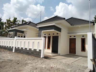 Rumah Dekat Kampus UII Jogja Baru Tepi Jalan Murah