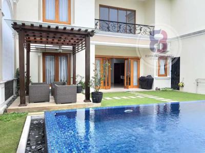 Rumah di Cilandak Jakarta Selatan Cantik Mewah Siap Huni private pool.