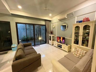 Rumah dijual, moderen minimalis full renovasi di Discovery Bintaro