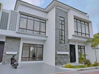 Rumah Mewah Baru dalam Perum dekat Hyatt , UGM dan Pusat Kota Jogja