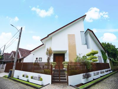 Rumah Mewah Di Jombang Ciputat Lokasi Strategis Dekat Stasiun
