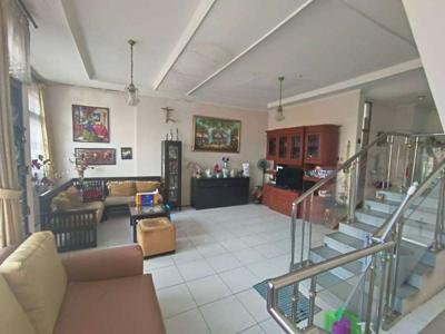 Rumah Sayap Pajajaran, Bandung, 5 Kamar 3 Lantai, Strategis, Dijual
