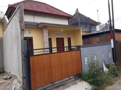 Rumah disewakan nyaman aman dkt RSWP di Kota Tabanan