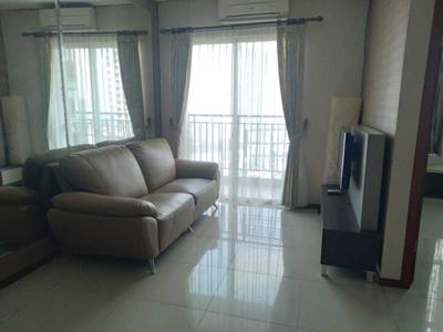Sewa Apartemen Thamrin Residence 2 Bedroom Lantai Sedang Furnished