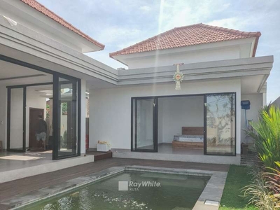 2BR modern minimalist villa, 3 minutes from Pantai Seseh for Rent