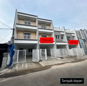A136 Jual Rumah Baru Murah Strategis di Tanjung Duren Dekat Tomang